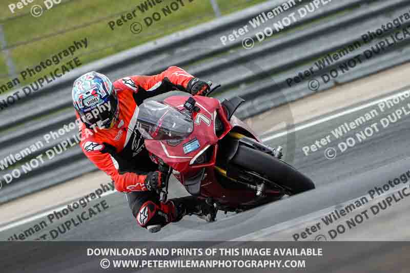 cadwell no limits trackday;cadwell park;cadwell park photographs;cadwell trackday photographs;enduro digital images;event digital images;eventdigitalimages;navarra;no limits trackdays;peter wileman photography;racing digital images;trackday digital images;trackday photos